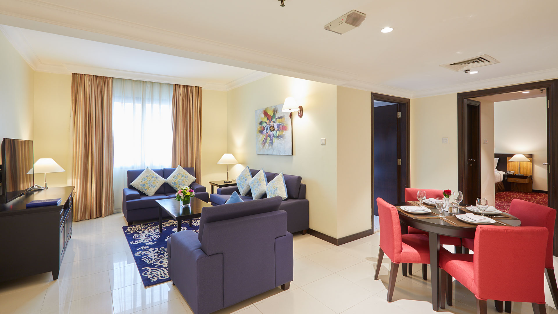 City hotel apartments. Dream City Hotel Apartments Apartment (Дейра). City Avenue al Riqqa Hotel 3* (Дейра). Spark Residence Deluxe Hotel Apartments 4*. Two Seasons Hotel and Apartments Dubai 4*.